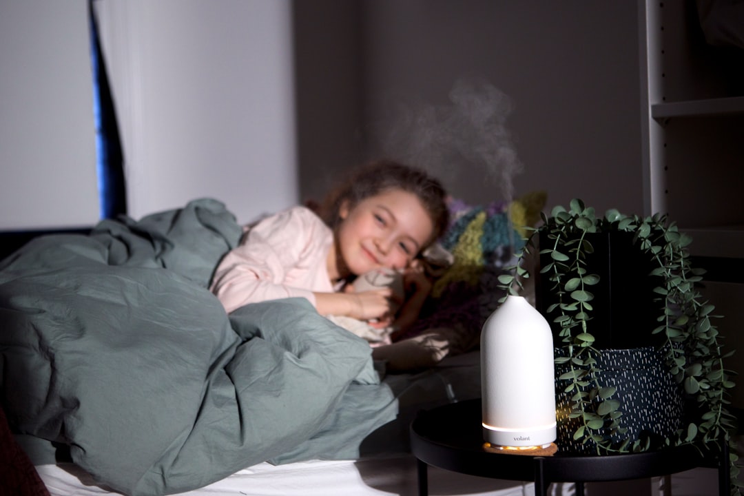 découvrez des conseils efficaces pour s'endormir facilement même en étant malade et profitez d'un sommeil réparateur malgré l'inconfort.