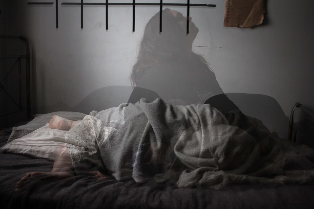 découvrez des conseils efficaces et des solutions naturelles pour combattre l'insomnie et améliorer la qualité de votre sommeil.