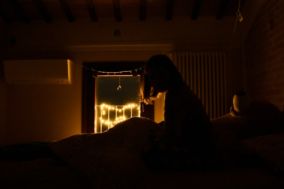 découvrez des conseils et solutions efficaces pour mieux comprendre et combattre l'insomnie, améliorer votre sommeil et retrouver énergie et bien-être.