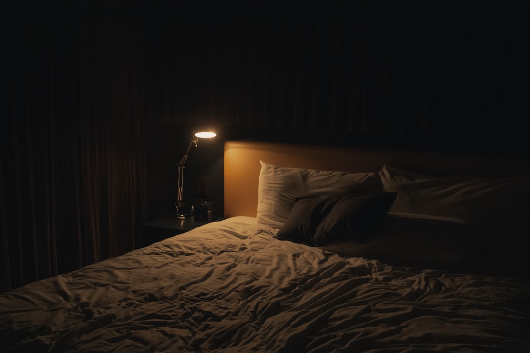 découvrez tout sur l'insomnie : causes, symptômes et solutions efficaces pour mieux dormir et retrouver votre bien-être.