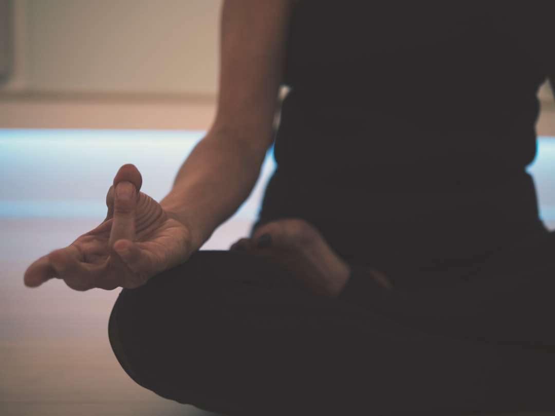 découvrez les bienfaits de la méditation pour apaiser votre esprit, réduire le stress et améliorer votre bien-être quotidien grâce à des techniques simples et efficaces.