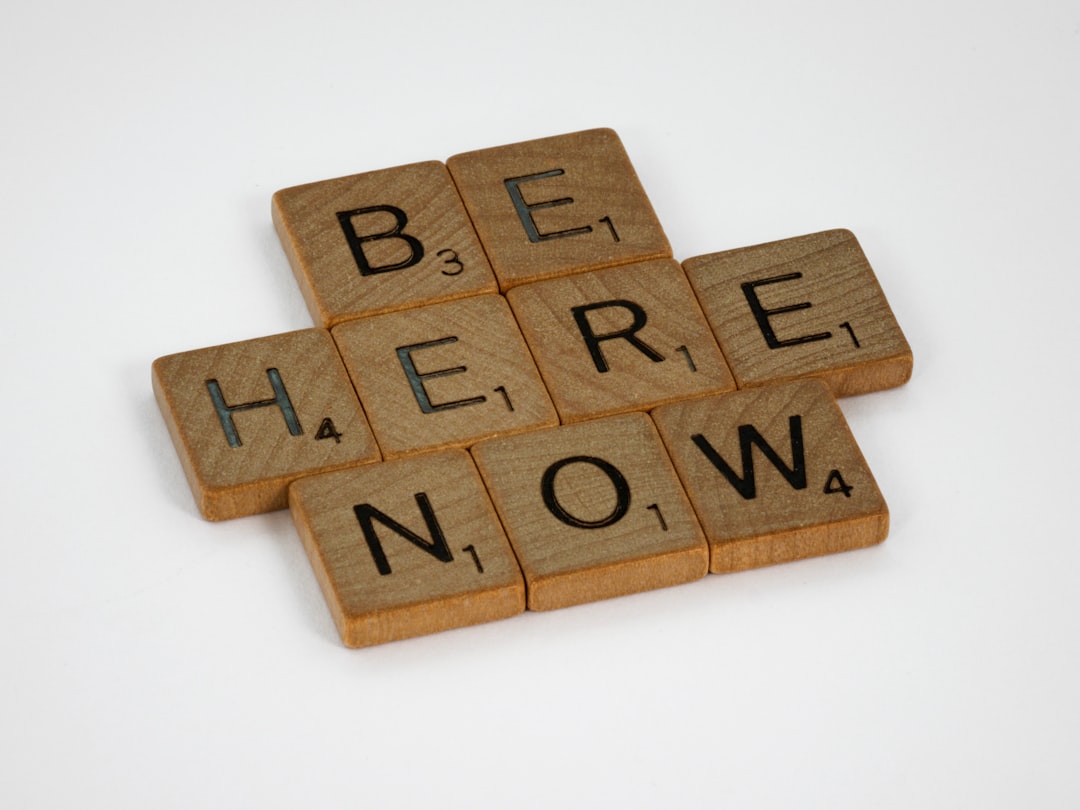 découvrez la mindfulness, une pratique de pleine conscience pour réduire le stress, améliorer la concentration et vivre pleinement le moment présent au quotidien.