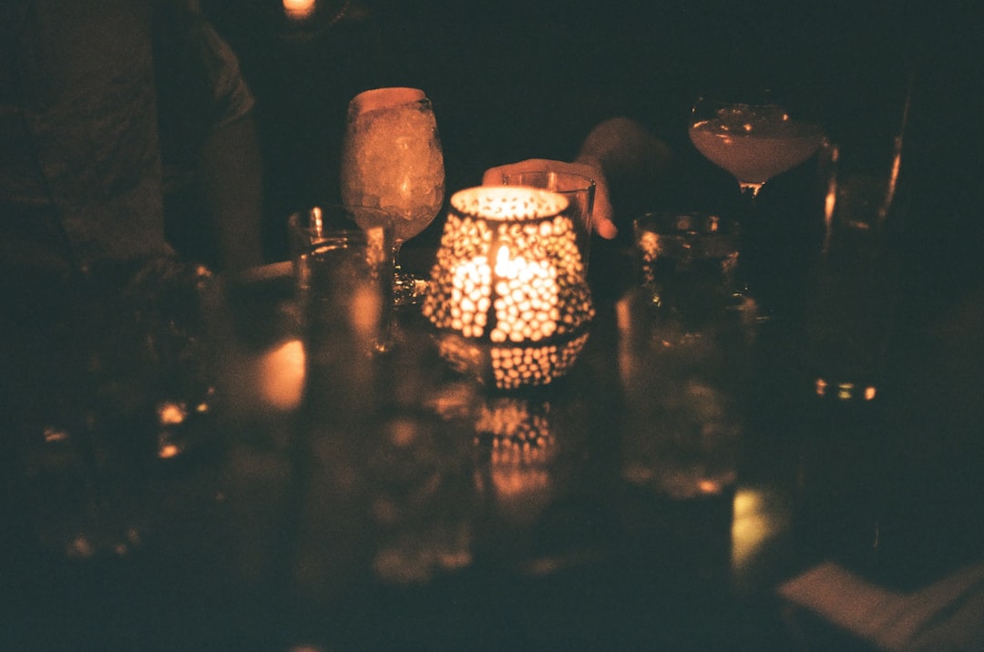 découvrez nightcap, le compagnon idéal pour conclure votre soirée en douceur avec une touche raffinée et apaisante.