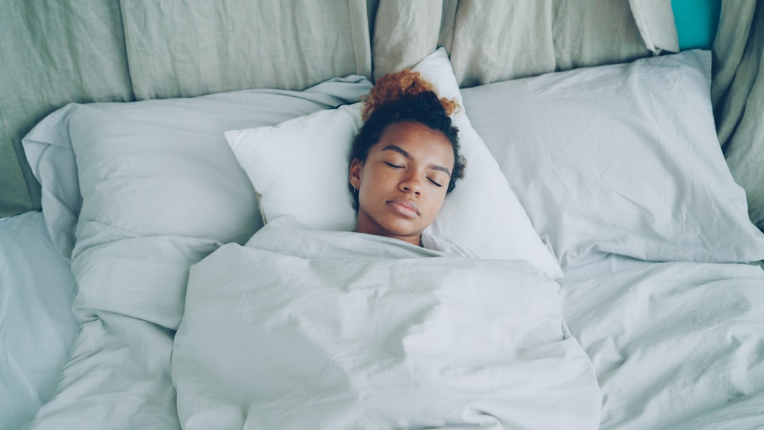 améliorez la qualité de votre sommeil grâce à nos conseils et astuces pour un repos optimal et une meilleure santé au quotidien.